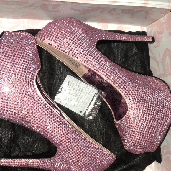 Bordello - Picture 3 of 3